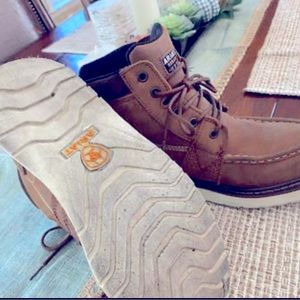 Ariat boots, size 7.5, waterproof